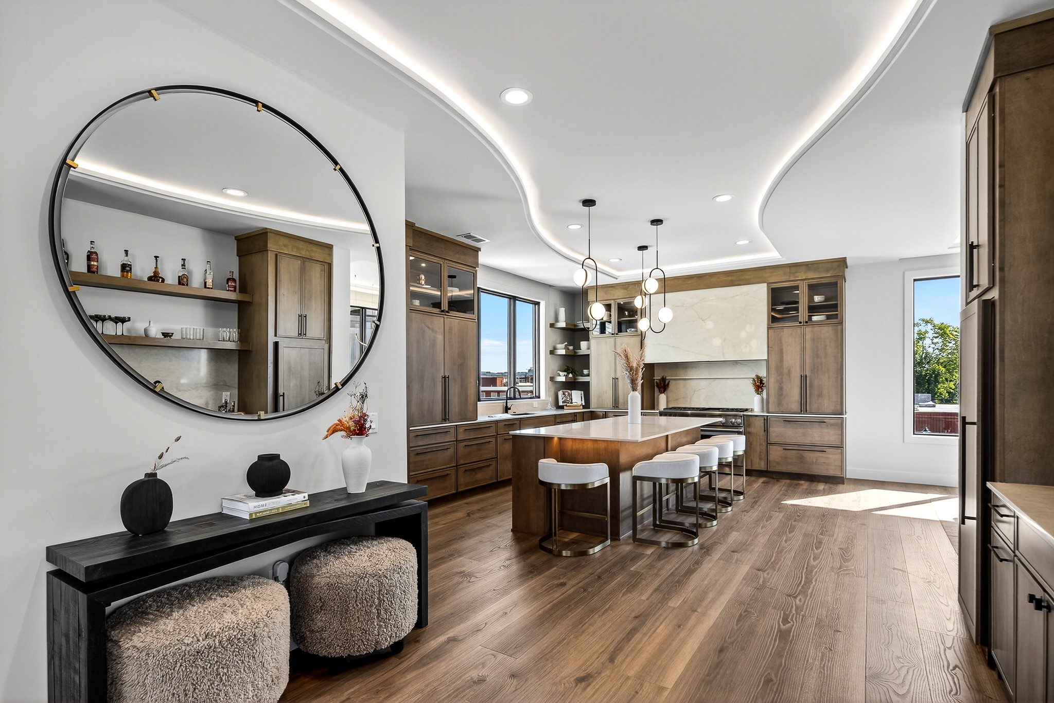 JDH Luxury Series Kitchen — The Obsidian at Foundry Park
